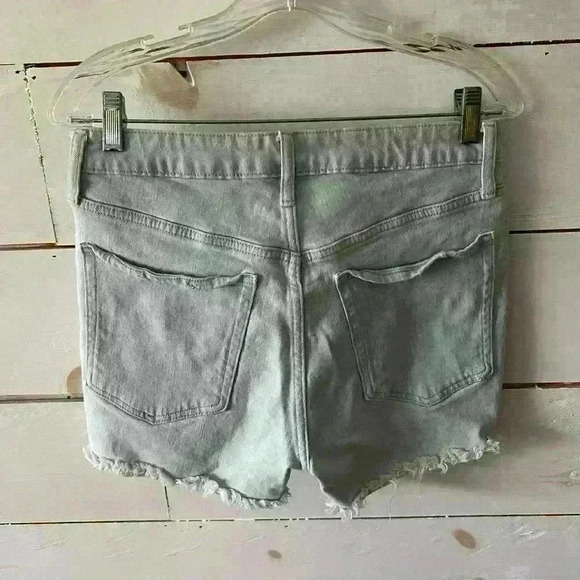 Old Navy O.G straight secret smooth pockets cutoff denim shorts sz 6, button-fly - Picture 2 of 6